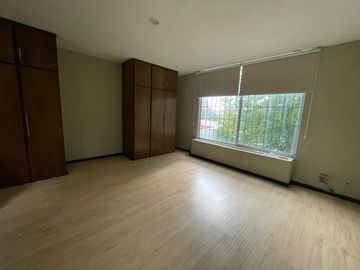 Venta casa para oficinas o habitacional, Santa Cruz Buenavista. Zavaleta