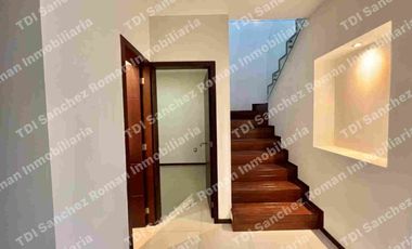 En Venta Casa 3Recamaras con baño cada una en Condominio “La Rioja Residencial”  av Lopez Mateos 7000 en el Sur