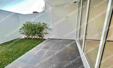 En Venta Casa 3Recamaras con baño cada una en Condominio “La Rioja Residencial”  av Lopez Mateos 7000 en el Sur