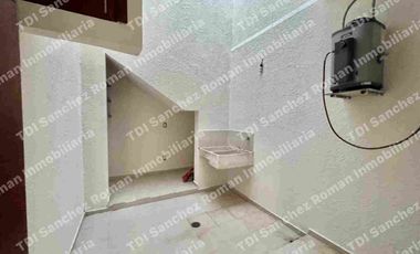 En Venta Casa 3Recamaras con baño cada una en Condominio “La Rioja Residencial”  av Lopez Mateos 7000 en el Sur