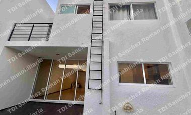 En Venta Casa 3Recamaras con baño cada una en Condominio “La Rioja Residencial”  av Lopez Mateos 7000 en el Sur