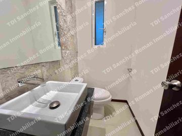 En Venta Casa 3Recamaras con baño cada una en Condominio “La Rioja Residencial”  av Lopez Mateos 7000 en el Sur