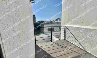 En Venta Casa 3Recamaras con baño cada una en Condominio “La Rioja Residencial”  av Lopez Mateos 7000 en el Sur