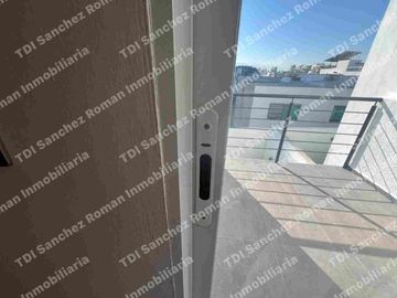 En Venta Casa 3Recamaras con baño cada una en Condominio “La Rioja Residencial”  av Lopez Mateos 7000 en el Sur