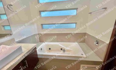 En Venta Casa 3Recamaras con baño cada una en Condominio “La Rioja Residencial”  av Lopez Mateos 7000 en el Sur