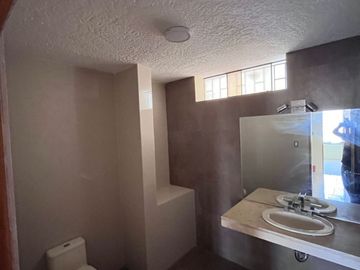 CASA EN VENTA EN ZONA EXCLUSIVA Y RESIDENCIAL – SOL DE LA MOLINA