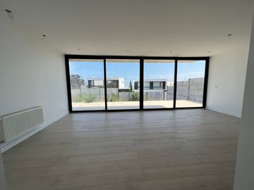 I. Holzapfel #704. Casa con Vista al Mar 4D5B en Pinares de Montemar