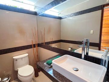 VENTA DE CASA EN ESQUINA DE 429.54M2 EN SAN BORJA