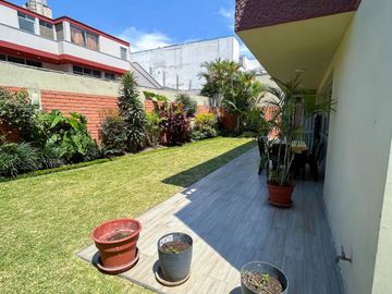 VENTA DE CASA EN ESQUINA DE 429.54M2 EN SAN BORJA