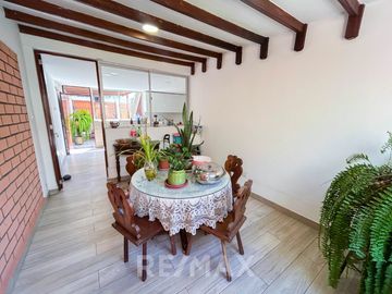 VENTA DE CASA EN ESQUINA DE 429.54M2 EN SAN BORJA