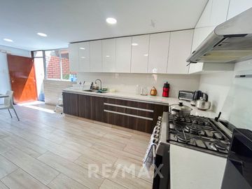 VENTA DE CASA EN ESQUINA DE 429.54M2 EN SAN BORJA