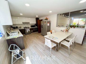 VENTA DE CASA EN ESQUINA DE 429.54M2 EN SAN BORJA