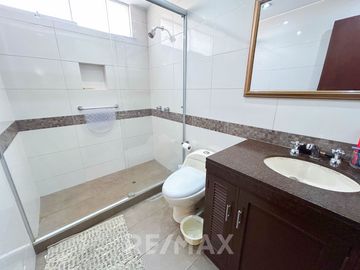 VENTA DE CASA EN ESQUINA DE 429.54M2 EN SAN BORJA