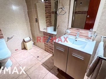Casa En Venta Frente A Parque En La Mejor Zona De San Miguel