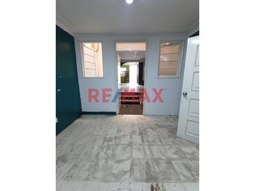 Venta De Casa Como Terreno Ubicada En La Mejor Zona De Miraflores