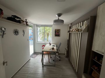 ¡Descubre esta obra maestra arquitectónica! Venta casa dúplex en Villa Santos