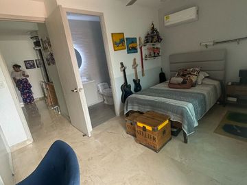 ¡Descubre esta obra maestra arquitectónica! Venta casa dúplex en Villa Santos