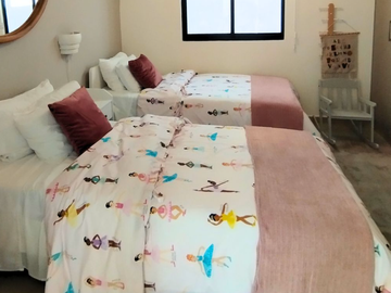 Amplia casa en venta con cochera techada