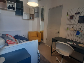 Amplia casa en venta con cochera techada