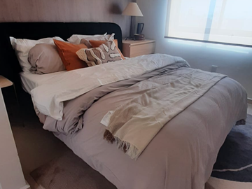 Amplia casa en venta con cochera techada