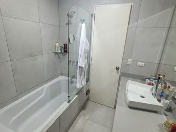 VENTA DEPARTAMENTO CON COCHERA  MIRAFLORES