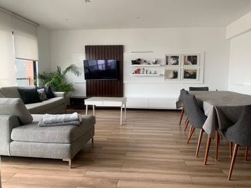 VENTA DEPARTAMENTO CON COCHERA  MIRAFLORES