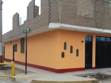 VENDO CASA EN ESQUINA FRENTE A PARQUE