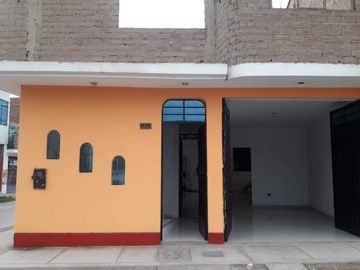 VENDO CASA EN ESQUINA FRENTE A PARQUE