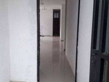 VENDO CASA EN ESQUINA FRENTE A PARQUE