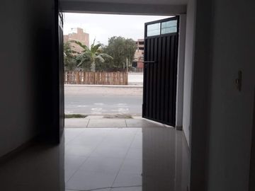 VENDO CASA EN ESQUINA FRENTE A PARQUE