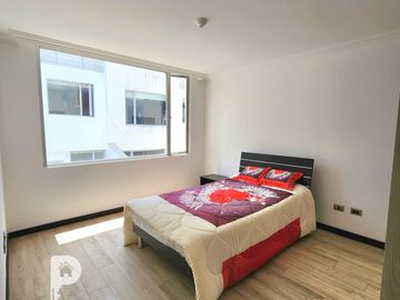3 dormitorios, 2 parqueaderos y 1 estudio. En La Armenia 2. Valle de los Chillos. 3 pisos.