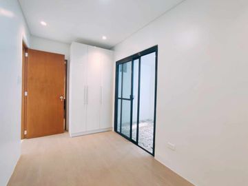 FOR SALE RENOVATED STYLISH DESIGN MODERN BUNGALOW HOUSE IN BF RESORT