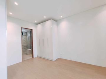 FOR SALE RENOVATED STYLISH DESIGN MODERN BUNGALOW HOUSE IN BF RESORT