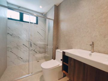 FOR SALE RENOVATED STYLISH DESIGN MODERN BUNGALOW HOUSE IN BF RESORT