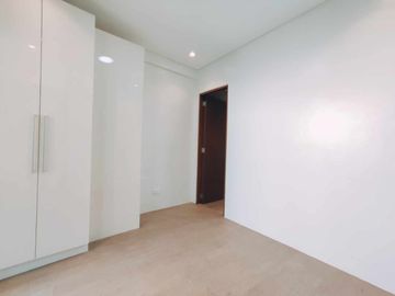 FOR SALE RENOVATED STYLISH DESIGN MODERN BUNGALOW HOUSE IN BF RESORT