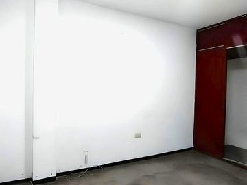 ¡Ideal para tu negocio! Oficina o Almacén en 2do piso – Los Olivos, cerca a todo