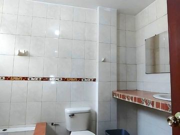 ¡Ideal para tu negocio! Oficina o Almacén en 2do piso – Los Olivos, cerca a todo