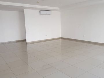 En venta lujoso departamento en Urbanización Dubai Isla Mocoli