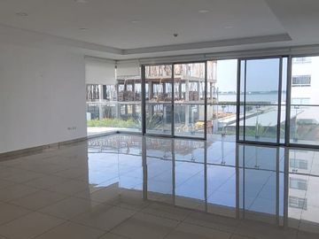 En venta lujoso departamento en Urbanización Dubai Isla Mocoli