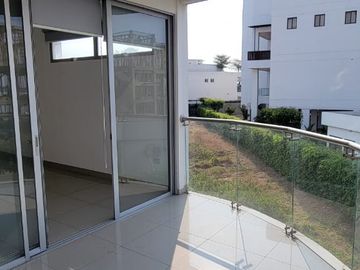En venta lujoso departamento en Urbanización Dubai Isla Mocoli