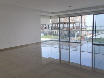 En venta lujoso departamento en Urbanización Dubai Isla Mocoli