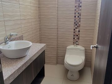 En venta lujoso departamento en Urbanización Dubai Isla Mocoli