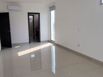 En venta lujoso departamento en Urbanización Dubai Isla Mocoli