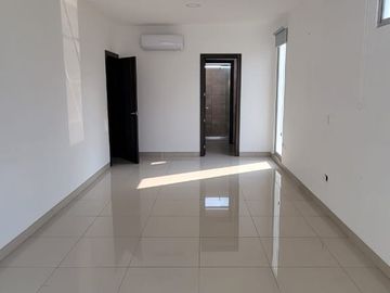 En venta lujoso departamento en Urbanización Dubai Isla Mocoli