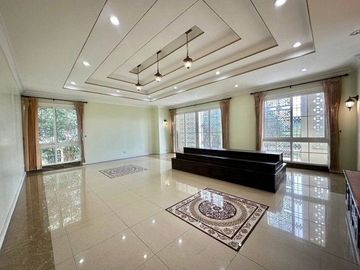 Luxury House with Land for Sale, Near Central Nakhon Pathom Fully furnished with built-in furniture.   ZT494