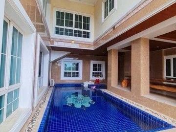 Luxury House with Land for Sale, Near Central Nakhon Pathom Fully furnished with built-in furniture.   ZT494