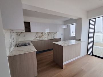 Dúplex en Venta de Estreno Tres Dormitorios, Terraza Jardín Cochera, No Paga Alcabala en Surco