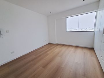 Dúplex en Venta de Estreno Tres Dormitorios, Terraza Jardín Cochera, No Paga Alcabala en Surco