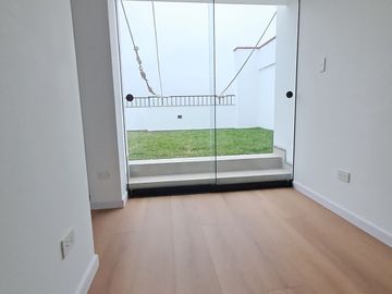 Dúplex en Venta de Estreno Tres Dormitorios, Terraza Jardín Cochera, No Paga Alcabala en Surco