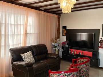 Ballenita, amplia casa compuesta de 2 departamentos y 2 suites, ideal para negocio de hostal o airbnb